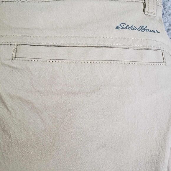 Eddie Bauer Pants Men’s Size 33x32 Beige Tan Straight Leg Cargo Pants - Picture 5 of 9
